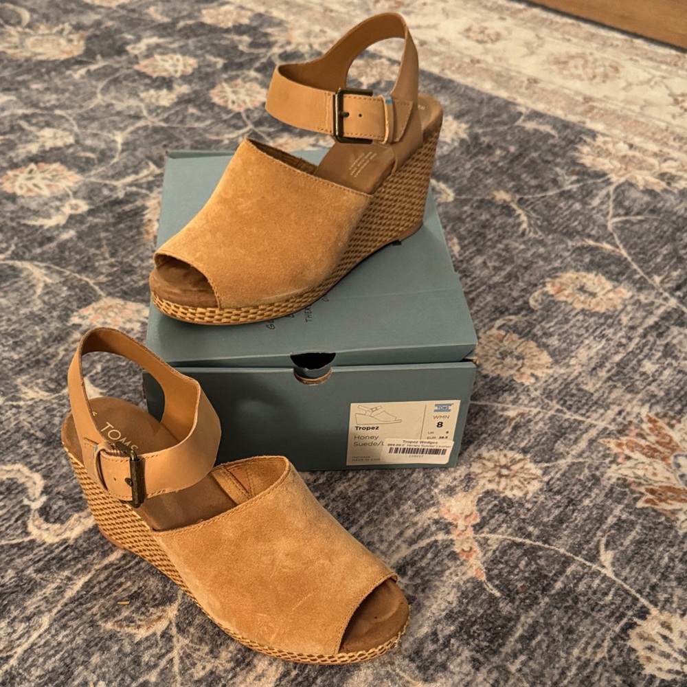 Women's Tan Wedge Sandals